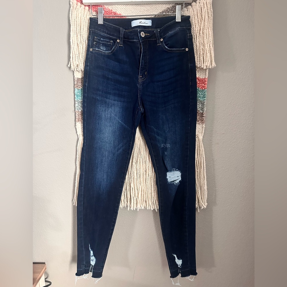 KanCan ✨Womans high rise skinny Jeans✨ Size 27, Barely Worn. New condition✨